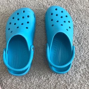 Blue off brand crocs